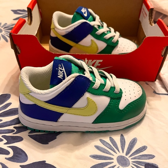 Multi Color Dunks - Picture 7 of 7